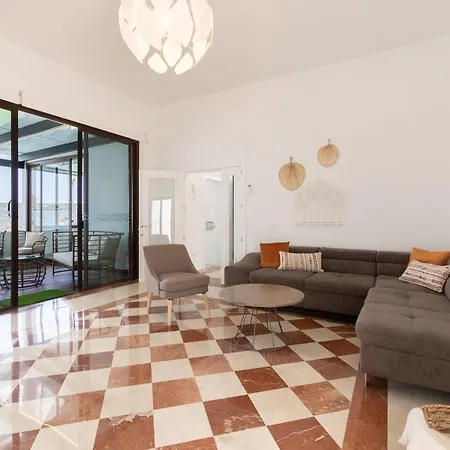 Sea Breeze Jarea * Playa Blanca