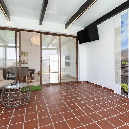 Sea Breeze Jarea Βίλα