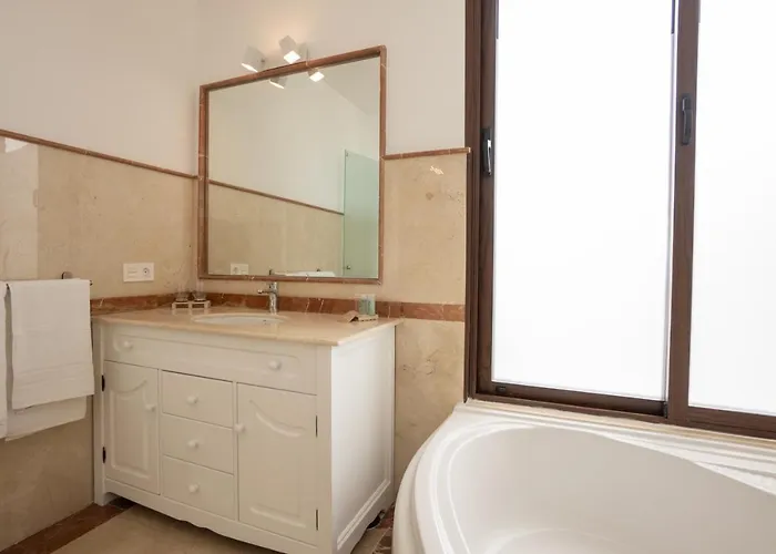 Sea Breeze Jarea Villa