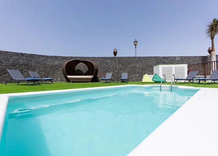 Sea Breeze Jarea Villa