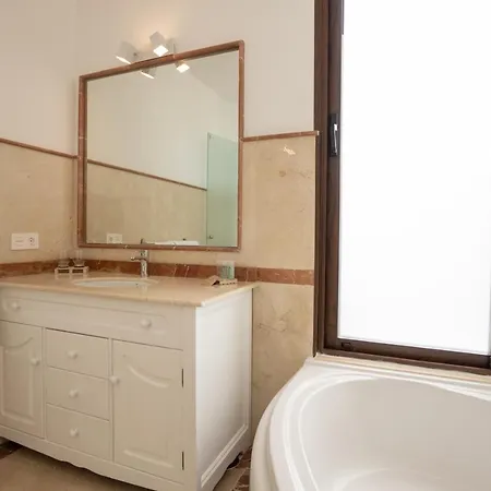 Sea Breeze Jarea Villa