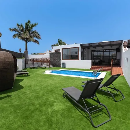 Sea Breeze Jarea Villa *